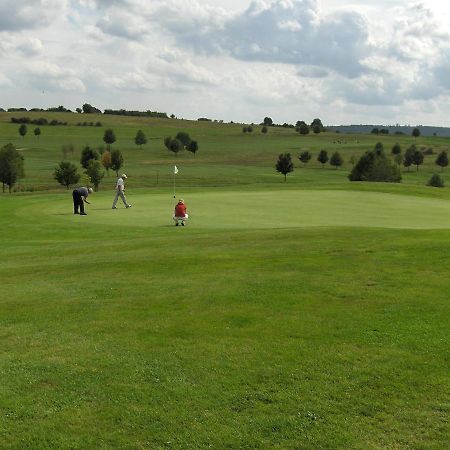 Apartments Golfpark Schlossgut Sickendorf Lauterbach المظهر الخارجي الصورة