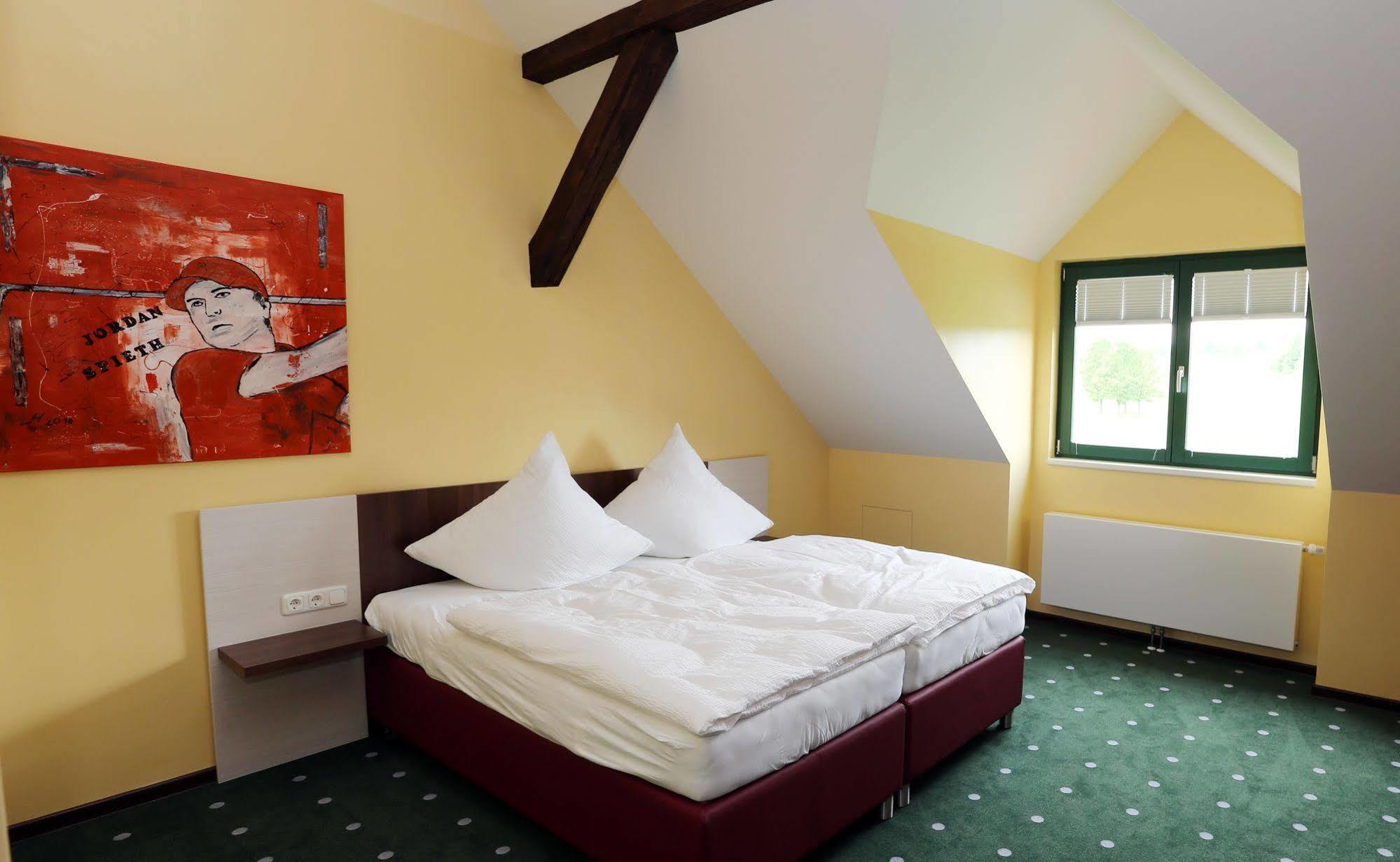 Apartments Golfpark Schlossgut Sickendorf Lauterbach المظهر الخارجي الصورة