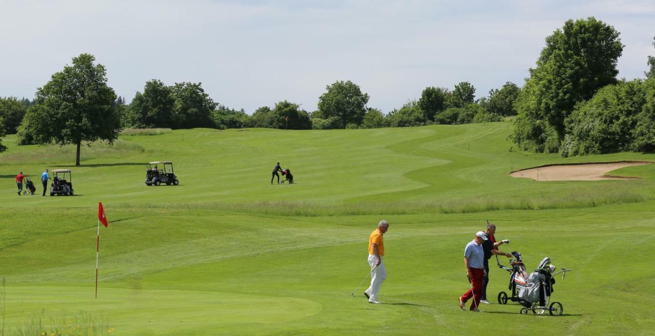 Apartments Golfpark Schlossgut Sickendorf Lauterbach المظهر الخارجي الصورة